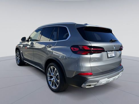 New 2026 BMW X5 xDrive40i w/ Climate Comfort Package image 3