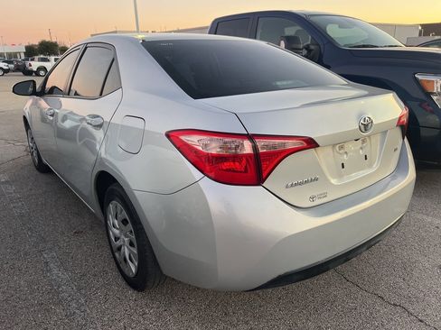Used 2019 Toyota Corolla LE image 6