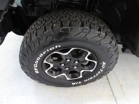 Used 2023 Jeep Wrangler Unlimited Rubicon 4xe w/ Cold Weather Group AWD/4WD image 28