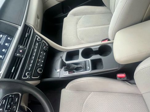 Used 2018 Kia Optima LX w/ 17" Alloy Wheels Package image 27