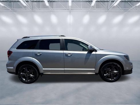Used 2020 Dodge Journey Crossroad FWD image 3