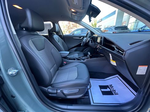 New 2026 Kia Niro EX image 22
