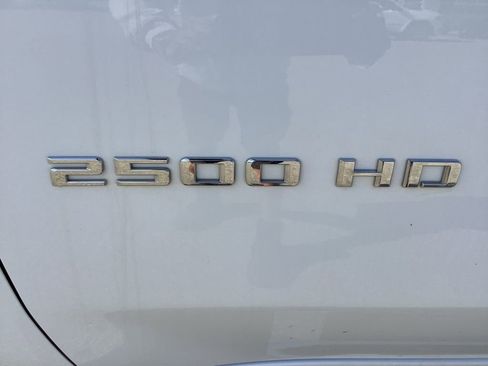 Used 2024 Chevrolet Silverado 2500 LT image 10