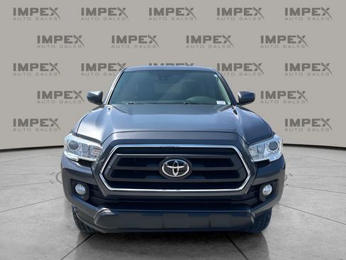 Used 2020 Toyota Tacoma SR5 RWD image 8