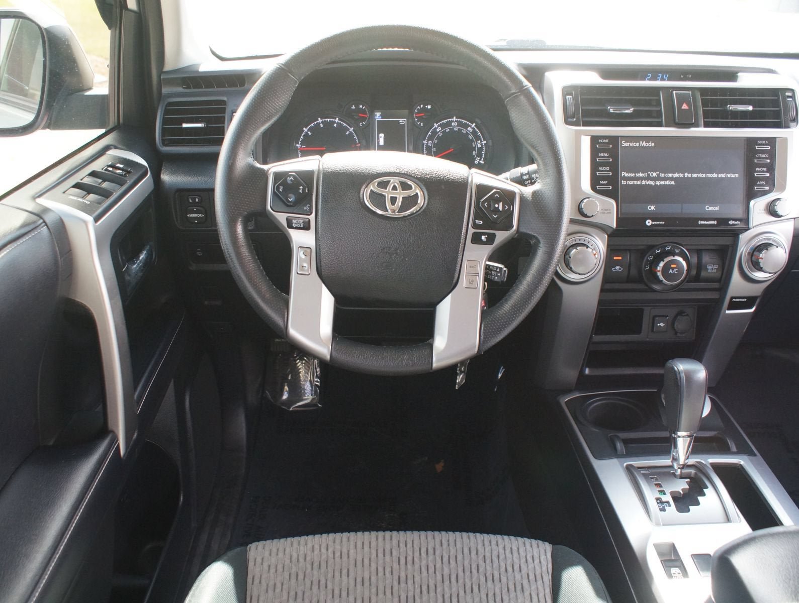 Used 2020 Toyota 4Runner SR5 AWD/4WD image 5