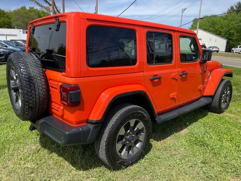 Used 2018 Jeep Wrangler Unlimited Sahara AWD/4WD image 3