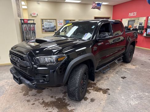 Used 2019 Toyota Tacoma TRD Pro image 3