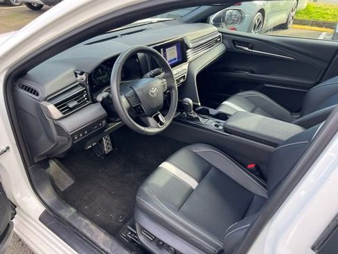Used 2025 Toyota Camry SE image 10
