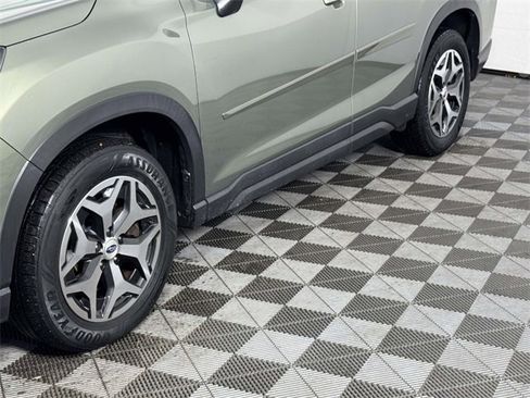 Used 2020 Subaru Forester Premium image 13