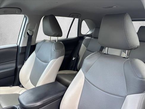 Used 2021 Toyota RAV4 XLE AWD/4WD image 20