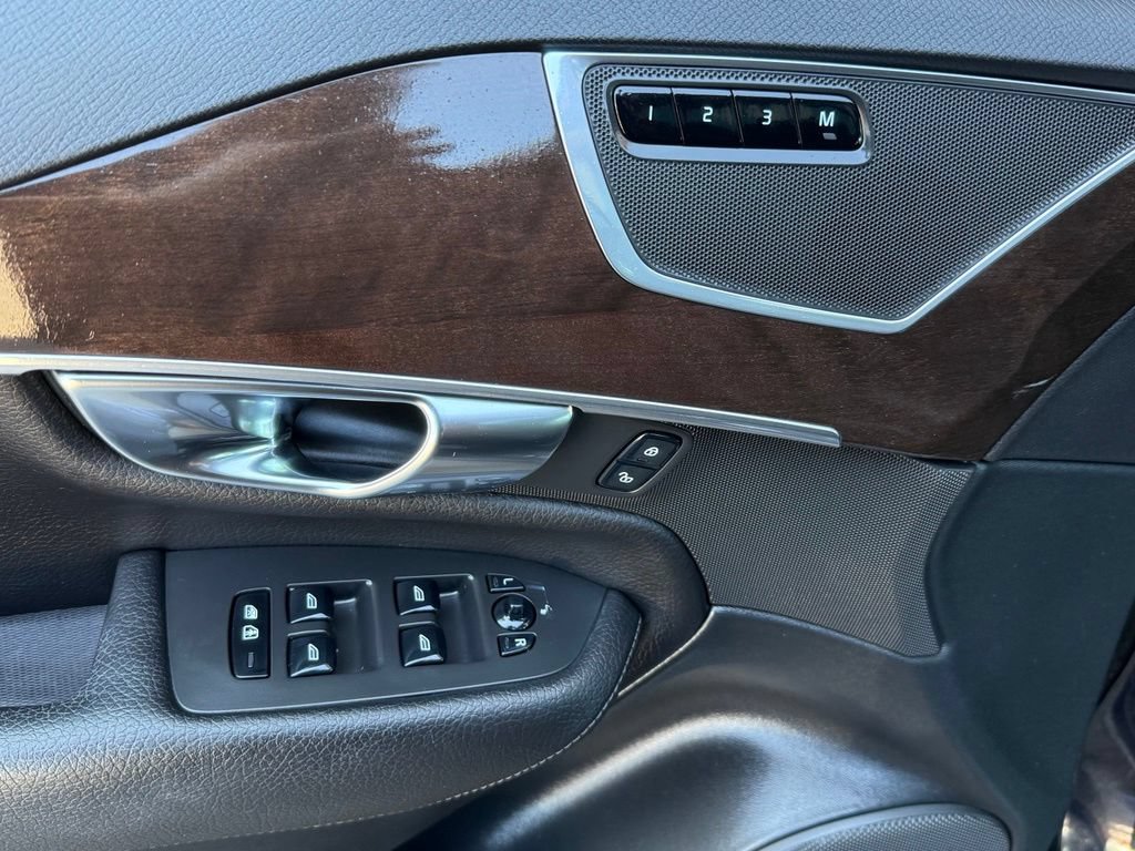 Used 2019 Volvo XC90 T6 Momentum w/ Advanced Package AWD/4WD image 12