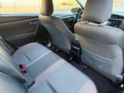 Used 2018 Toyota Corolla LE FWD image 14