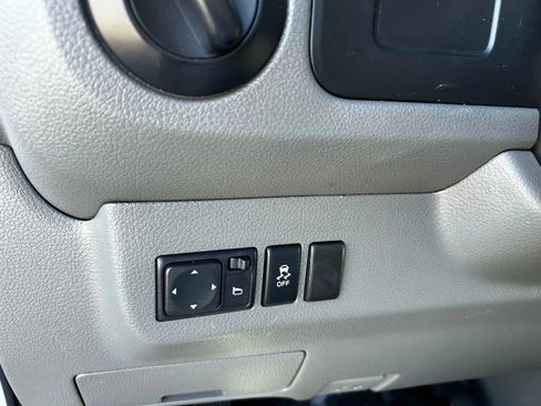 Used 2018 Nissan NV 3500 SV w/ Navigation Package image 16