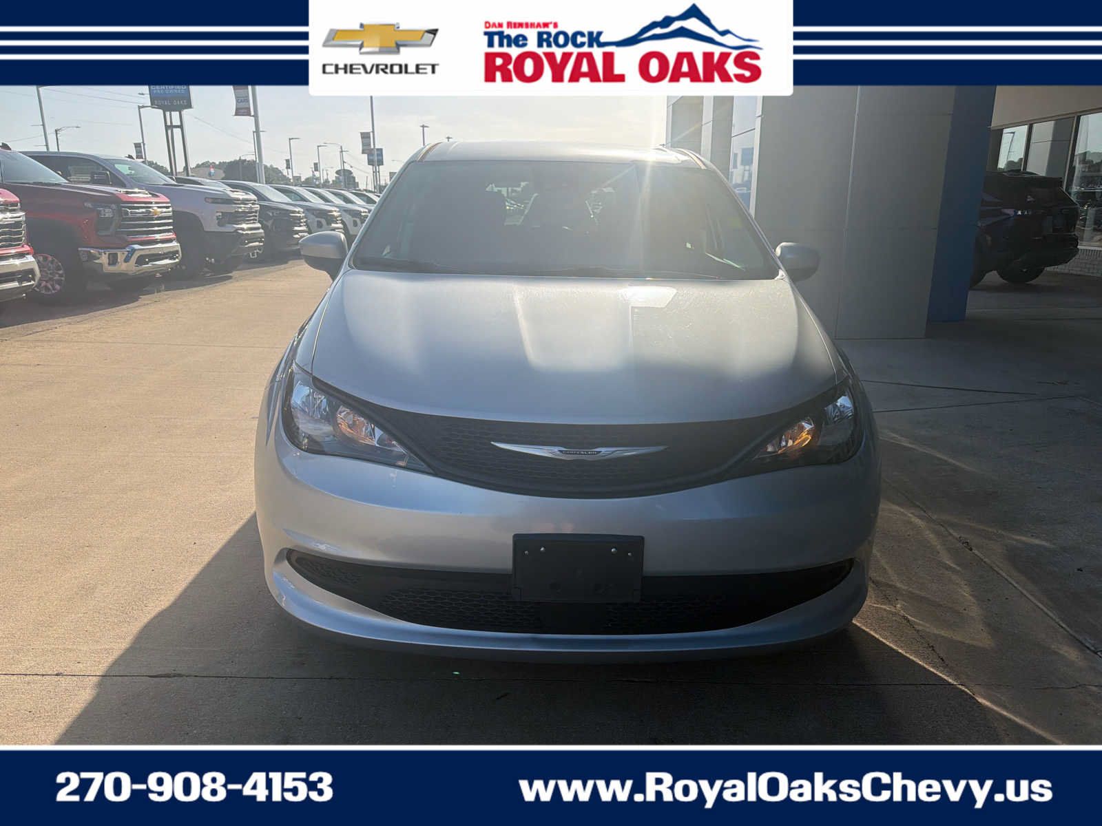 Used 2023 Chrysler Voyager LX FWD image 9
