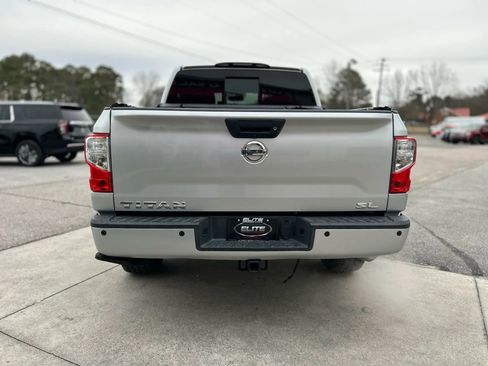 Used 2017 Nissan Titan SL image 12