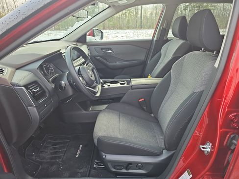 Certified 2022 Nissan Rogue SV image 14