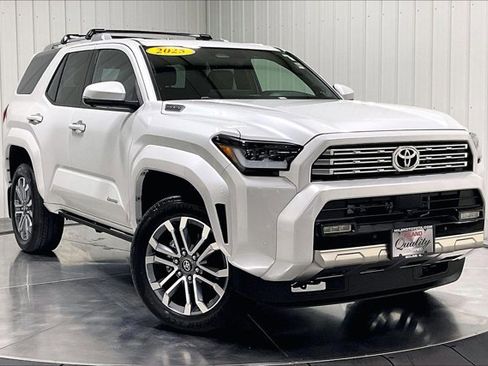 Used 2025 Toyota 4Runner Limited AWD/4WD image 3