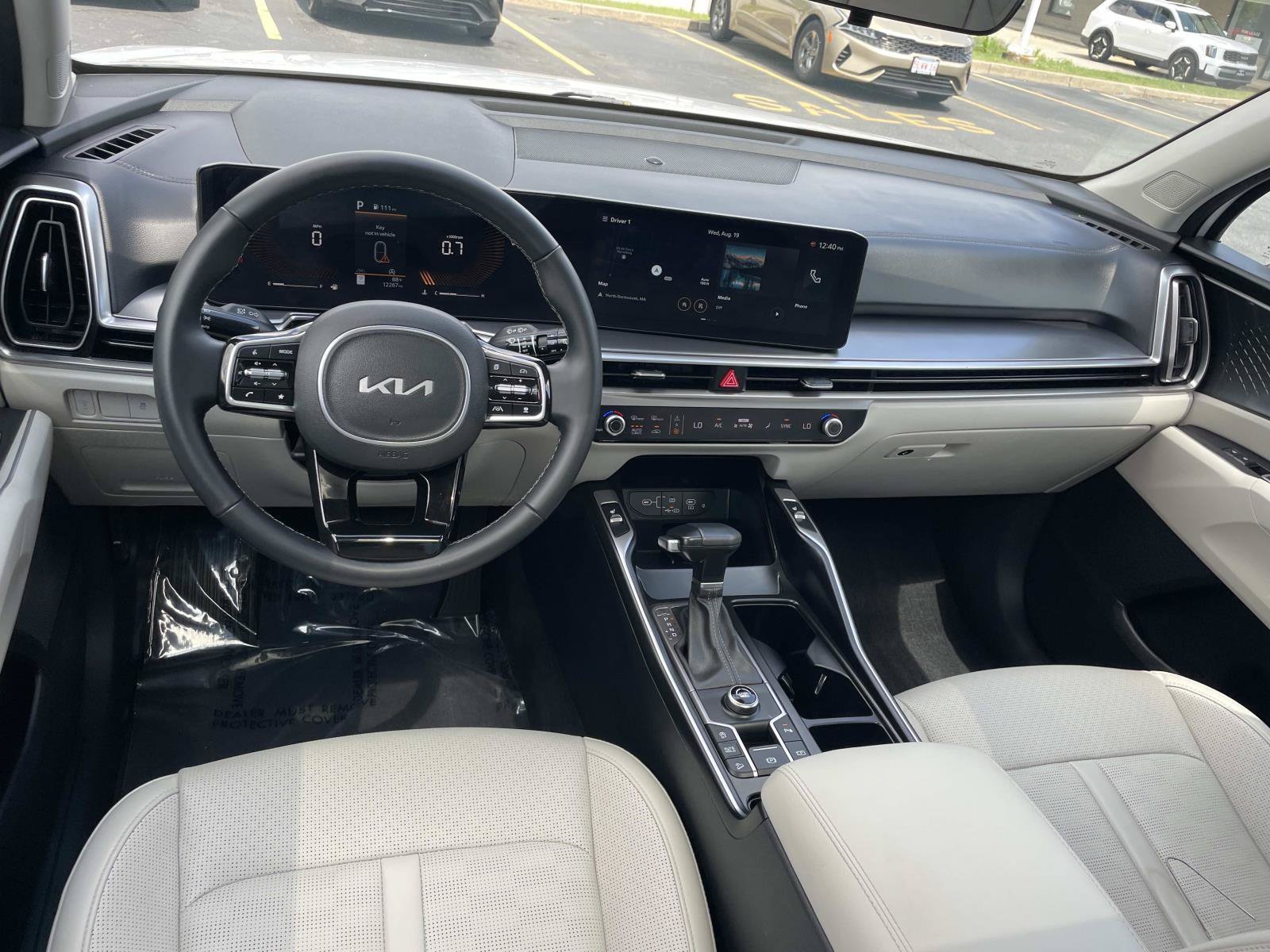 Used 2025 Kia Sorento S w/ Panoramic Sunroof Package FWD image 13