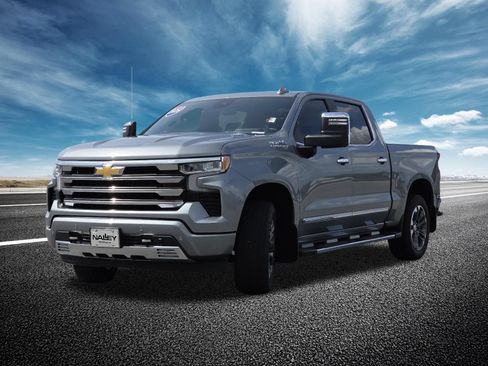 Used 2025 Chevrolet Silverado 1500 High Country w/ Technology Package AWD/4WD image 22