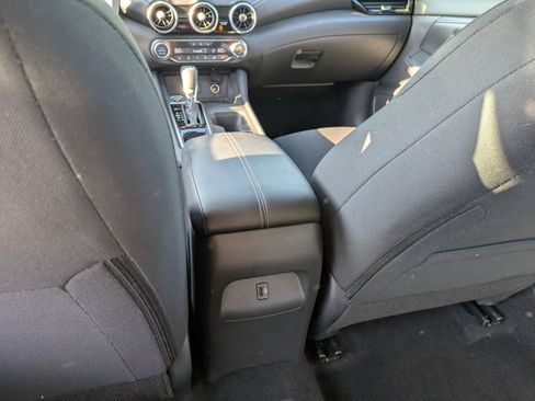 Used 2022 Nissan Sentra SV w/ All-Weather Package FWD image 30