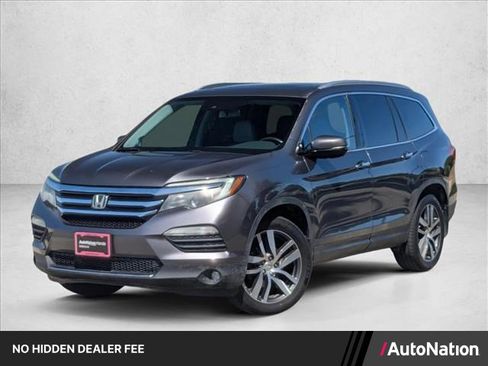 Used 2017 Honda Pilot Touring image 1