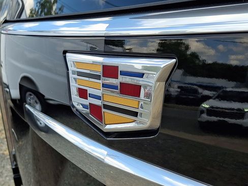 Used 2026 Cadillac Escalade ESV Luxury w/ LPO, Floor Liner Package AWD/4WD image 30