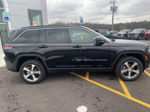 New 2026 Jeep Grand Cherokee Limited AWD/4WD image 11