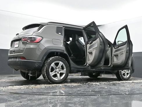 Used 2024 Jeep Compass Latitude image 71