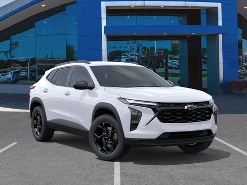 New 2026 Chevrolet Trax LT w/ Driver Confidence Package FWD image 38