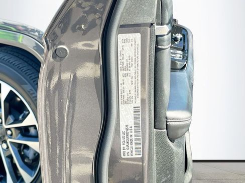 Certified 2022 Jeep Grand Cherokee L Overland image 34