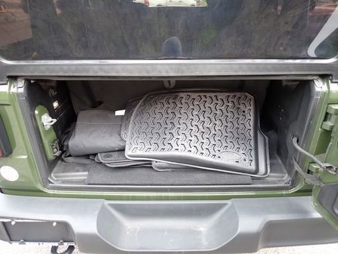 Certified 2022 Jeep Wrangler Sport AWD/4WD image 6