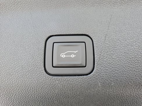 Used 2025 Chevrolet Suburban LT w/ Comfort Package RWD image 11