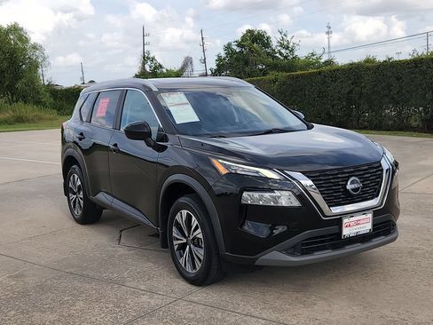 Certified 2023 Nissan Rogue SV w/ SV Premium B Package FWD image 3