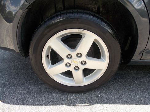 Used 2009 Chevrolet Cobalt LT w/ Preferred Equipment Group FWD image 27