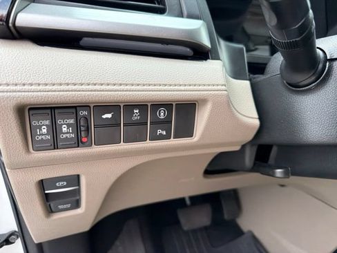 Used 2022 Honda Odyssey Touring image 7
