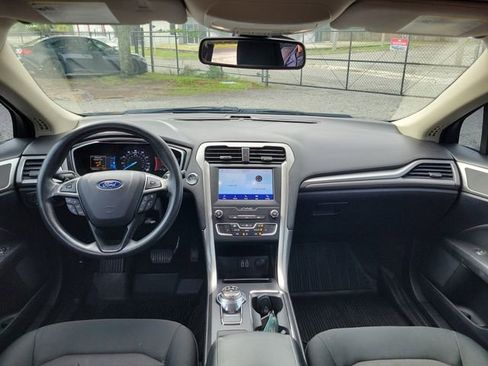 Used 2020 Ford Fusion SE AWD/4WD image 23