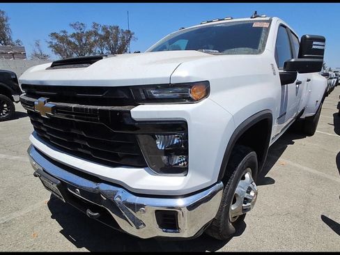 Used 2025 Chevrolet Silverado 3500 W/T AWD/4WD image 1