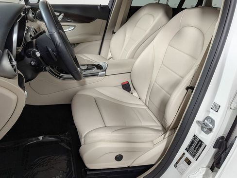 Used 2019 Mercedes-Benz GLC 300 4MATIC image 15