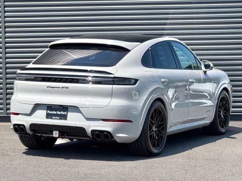 New 2026 Porsche Cayenne GTS AWD/4WD image 7