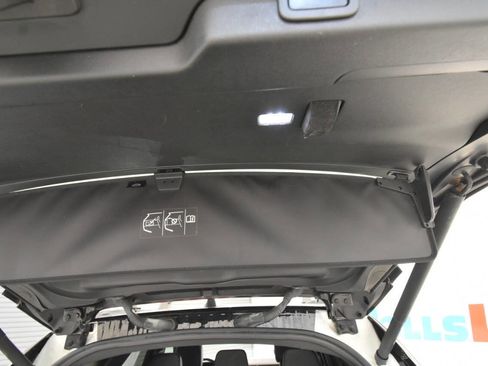 Used 2020 Land Rover Discovery Landmark AWD/4WD image 40
