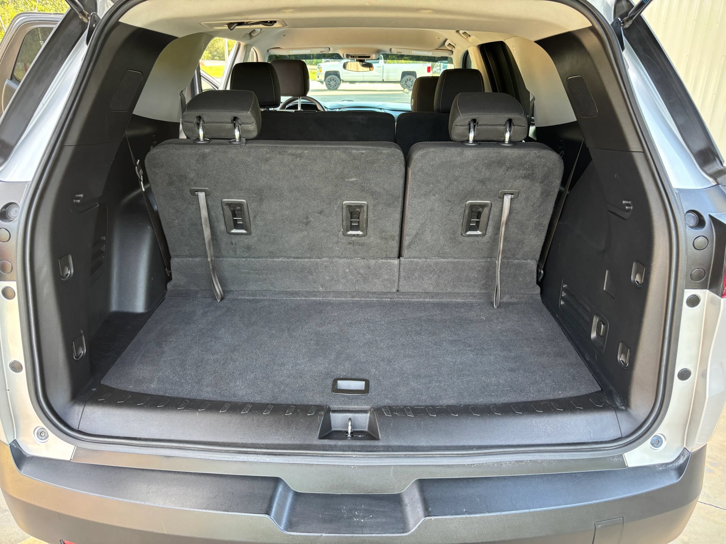 Used 2020 Chevrolet Traverse LS FWD image 32