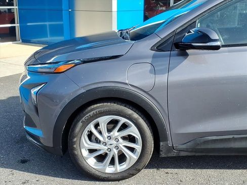 Certified 2023 Chevrolet Bolt EUV LT w/ Driver Confidence Package image 5