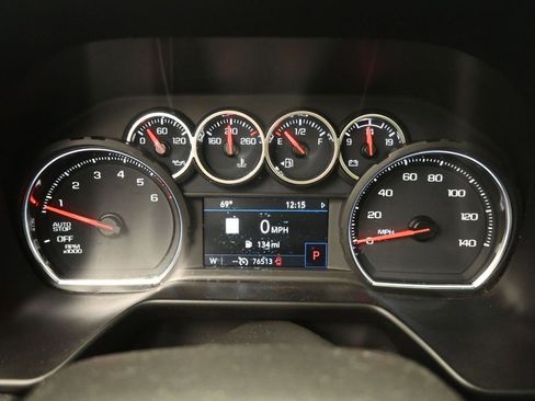 Used 2021 Chevrolet Suburban LT w/ Rear Media and Nav Package RWD image 3