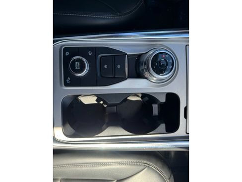 Used 2024 Ford Explorer XLT w/ Equipment Group 202A image 25