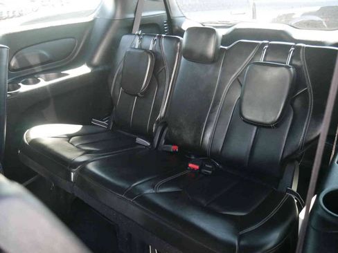 Certified 2024 Chrysler Pacifica Limited FWD image 18