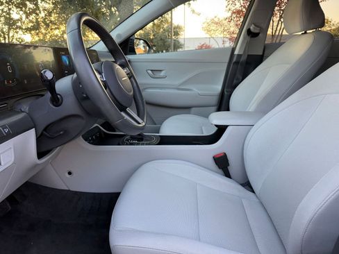 Used 2025 Hyundai Kona SEL image 27