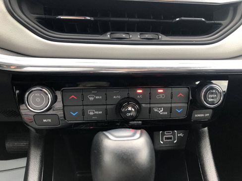 Used 2023 Jeep Compass Limited AWD/4WD image 26