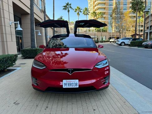 Used 2019 Tesla Model X 75D AWD/4WD image 5