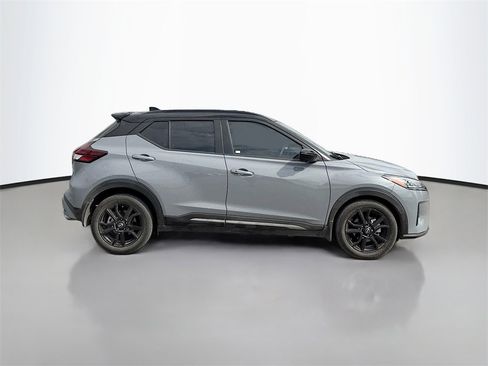 Used 2023 Nissan Kicks SR w/ SR Premium Package image 8