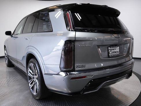 Used 2026 Cadillac Vistiq Platinum w/ LPO, Floor Liner Package AWD/4WD image 36